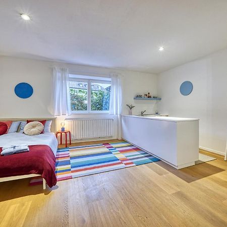 Centrally Located Apartment With Parking Space Caldaro Eksteriør billede